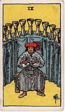 Kupa Dokuzlusu Tarot Kartı
